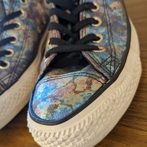 Converse women's size 8